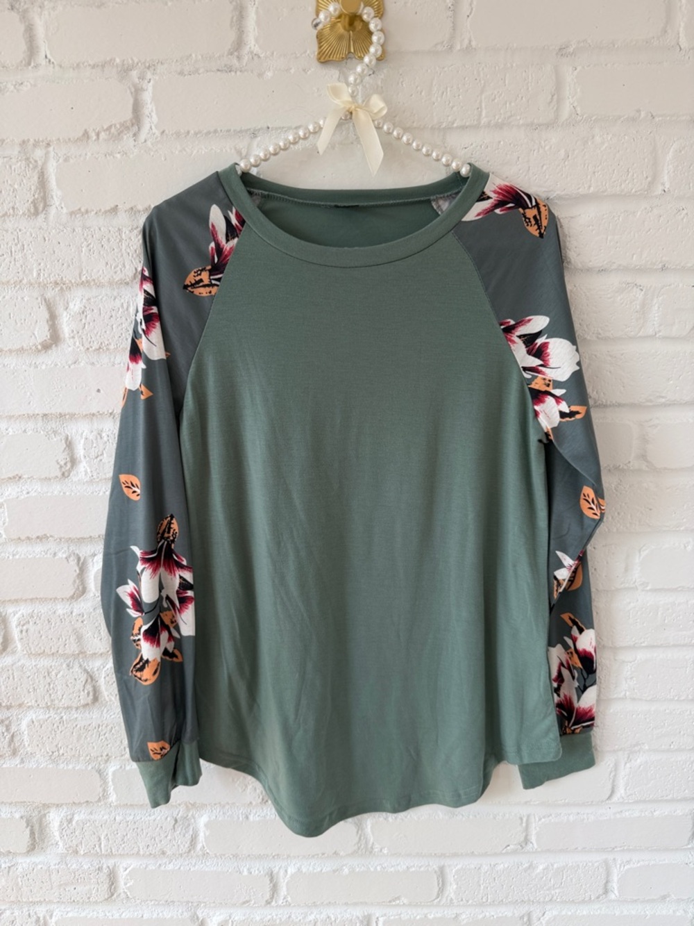 SHEIN Green Raglan Floral Sleeve Long-Sleeve Top